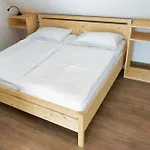 Apartments Lake Bohinj דירה *